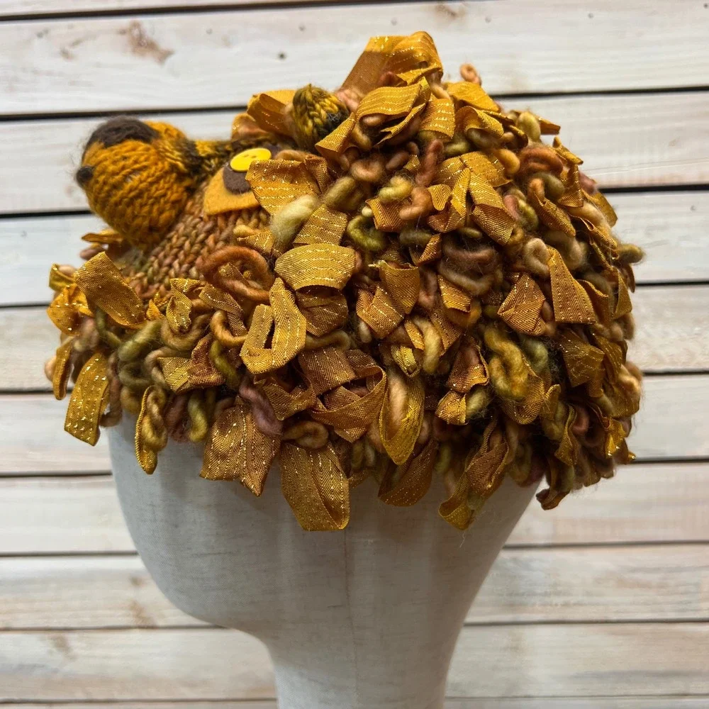 Lynn Ann Baumann Gold Wool Knit Lion Mane Costume Beanie Hat Kids OS‎
